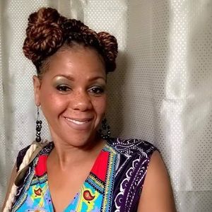 Meet your Posher, Lasonia